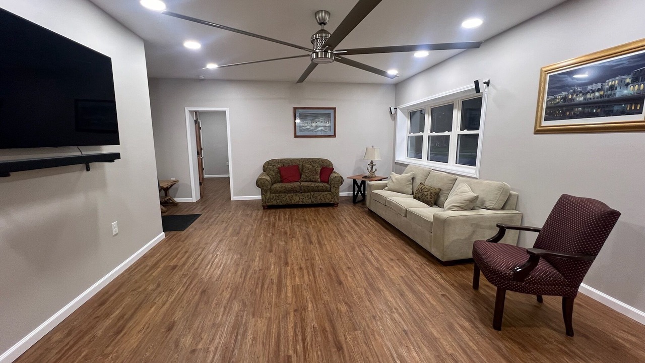 Photo of Livingroom in Forest Hills