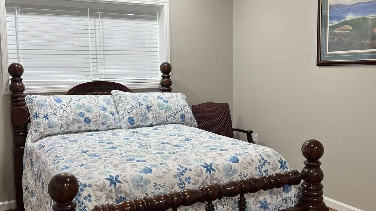 Photo of Bedroom in Forest Hills
