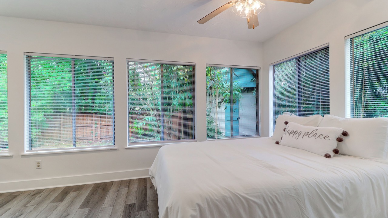 Photo of Bedroom in Summerville Historic District