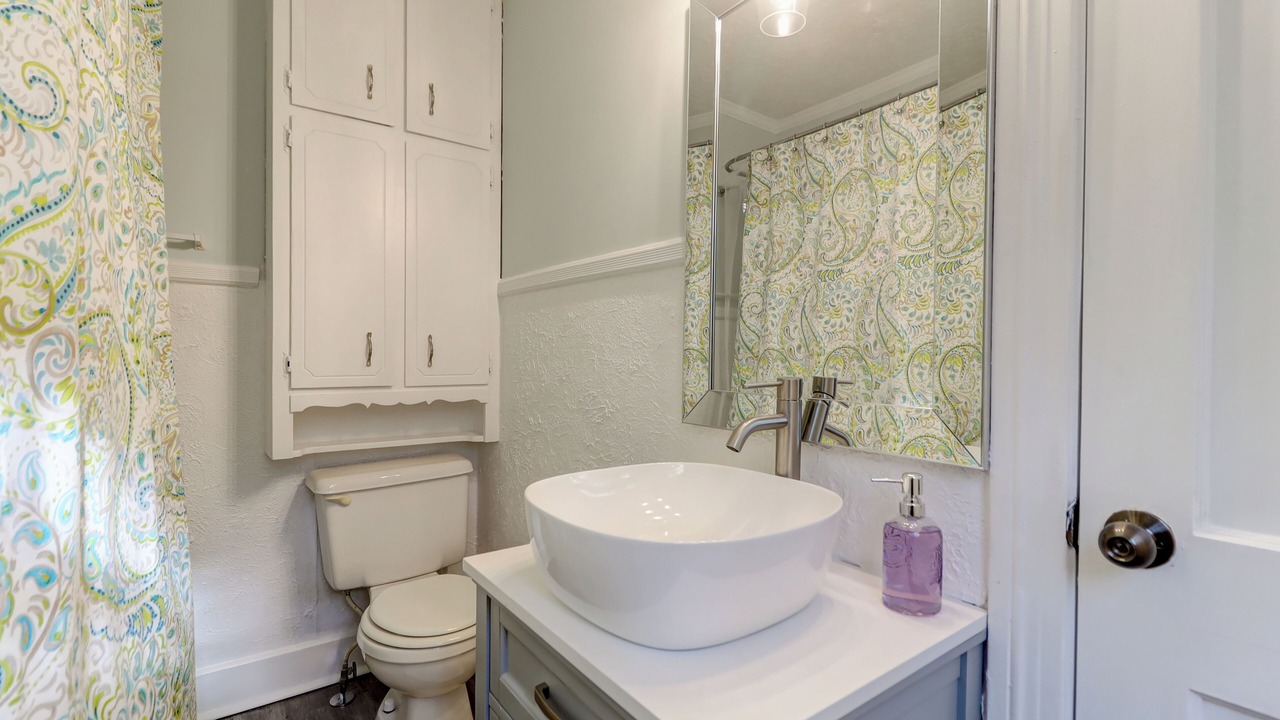 Photo of Bathroom in Summerville Historic District
