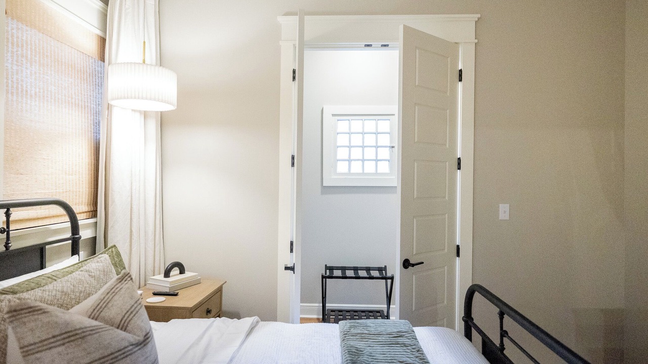 Photo of Bedroom in Laurel