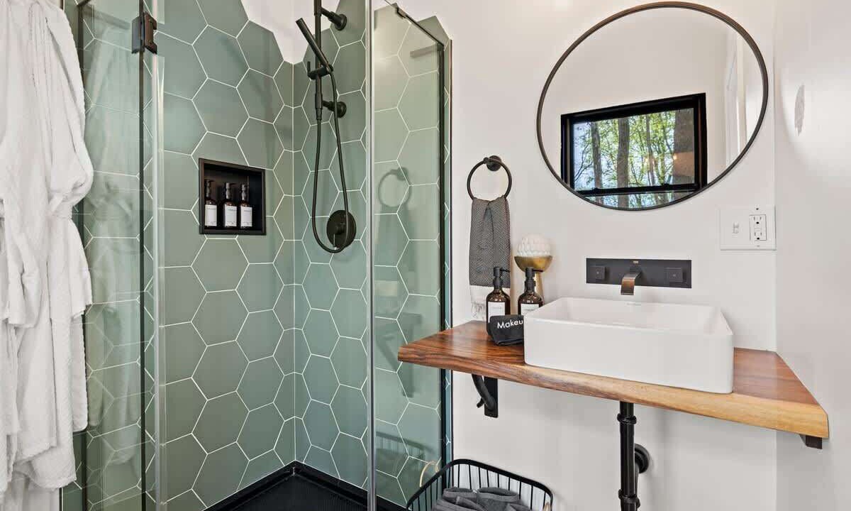 Photo of Bathroom in Alexander