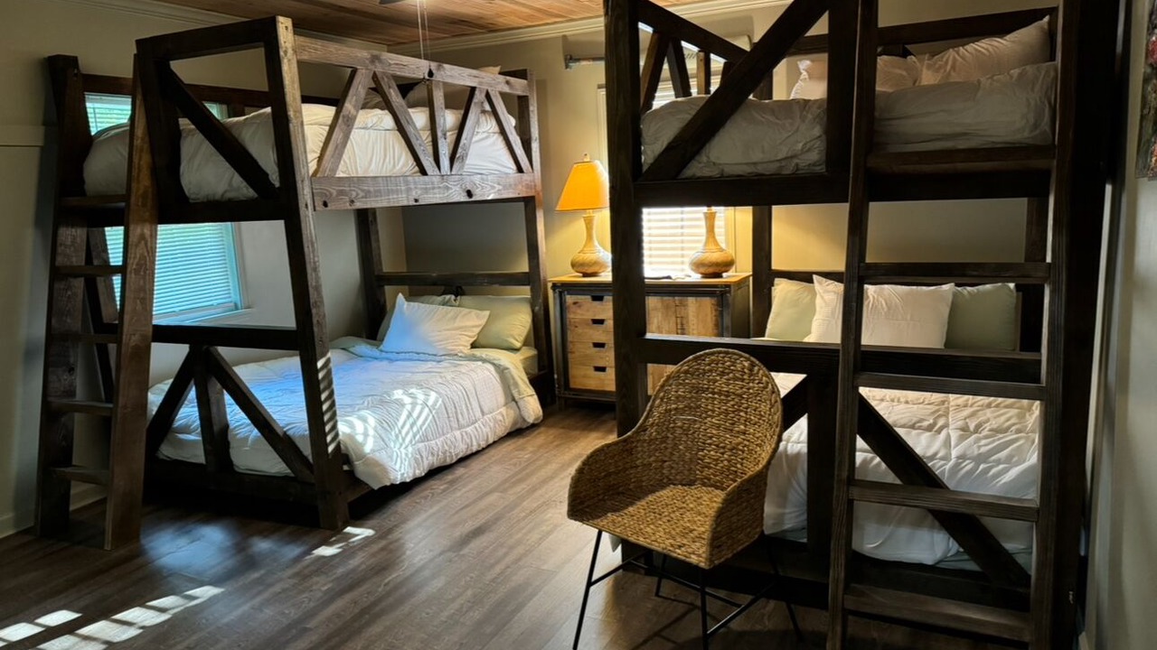 Photo of Bedroom in Guntersville