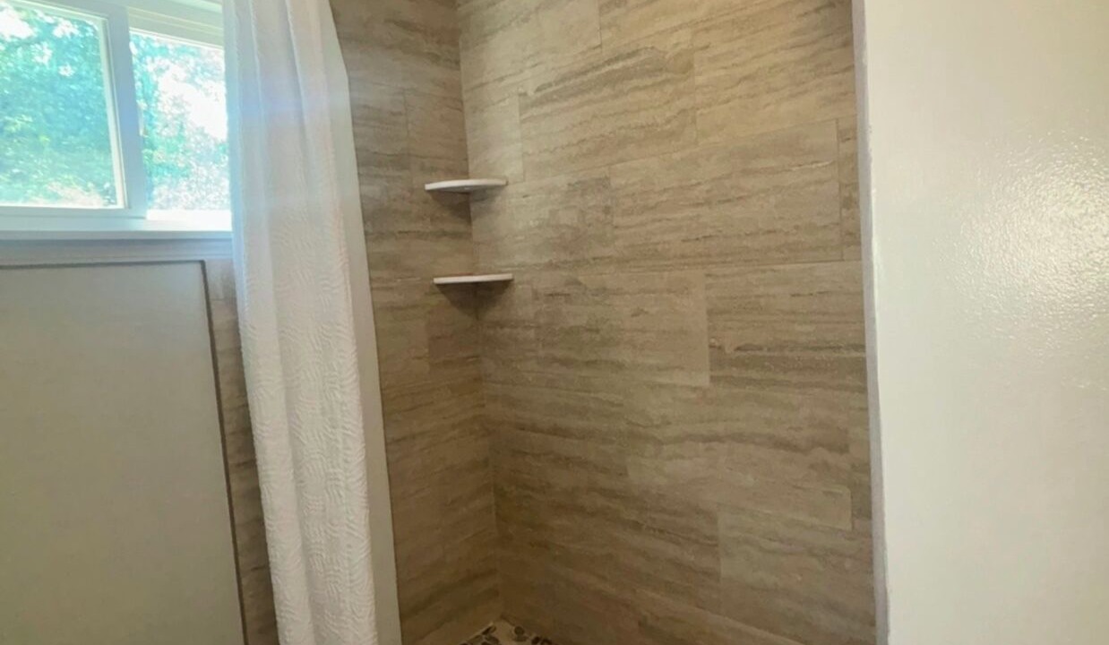 Photo of Bathroom in Guntersville