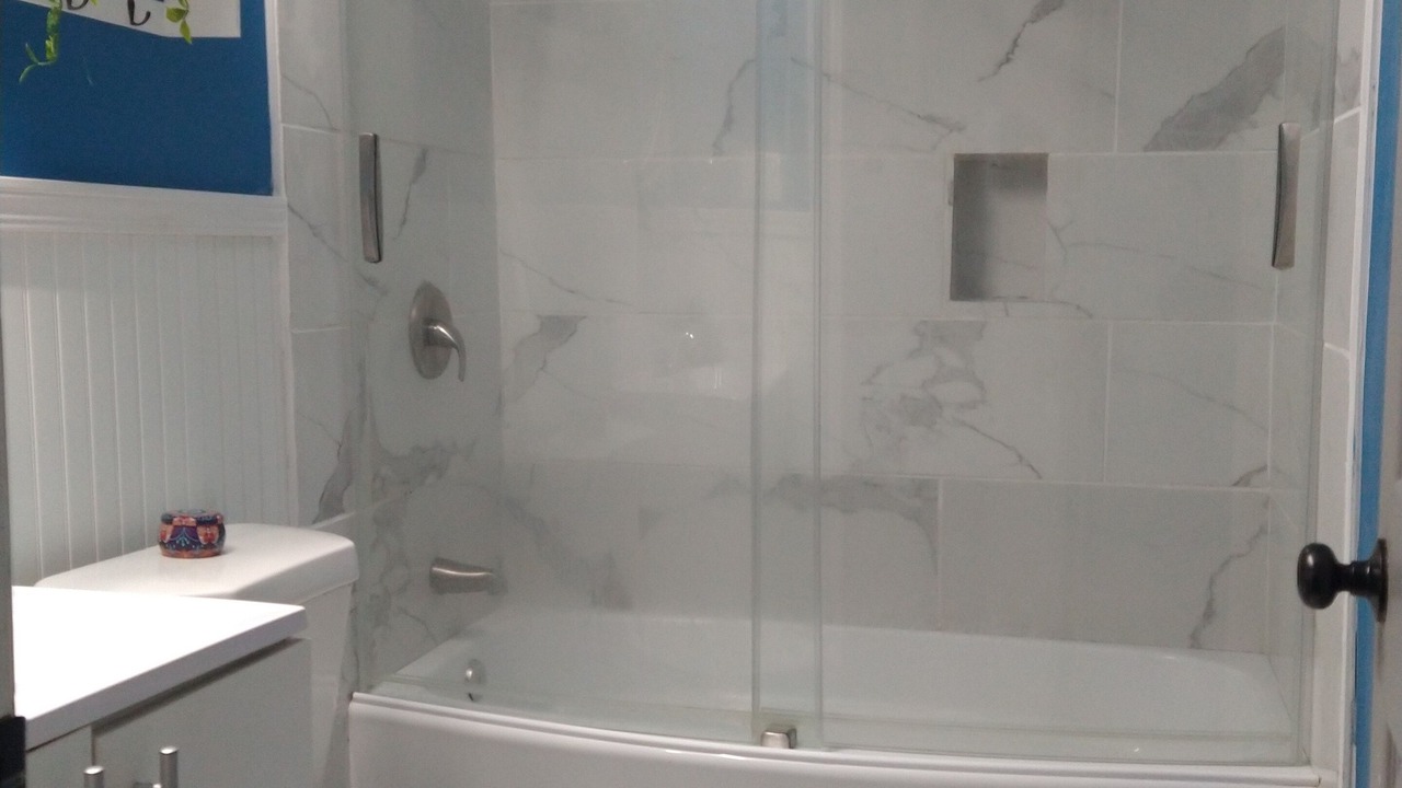 Photo of Bathroom in Jefferson Park