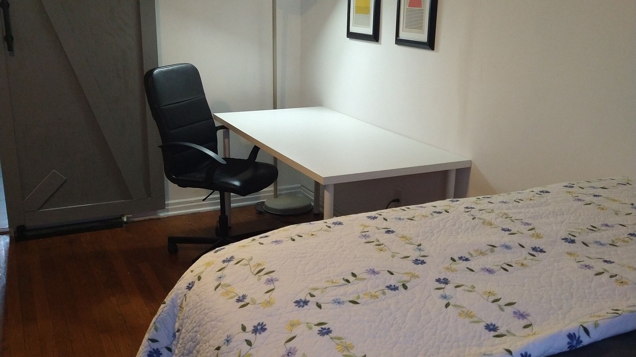 Photo of Bedroom in Jefferson Park