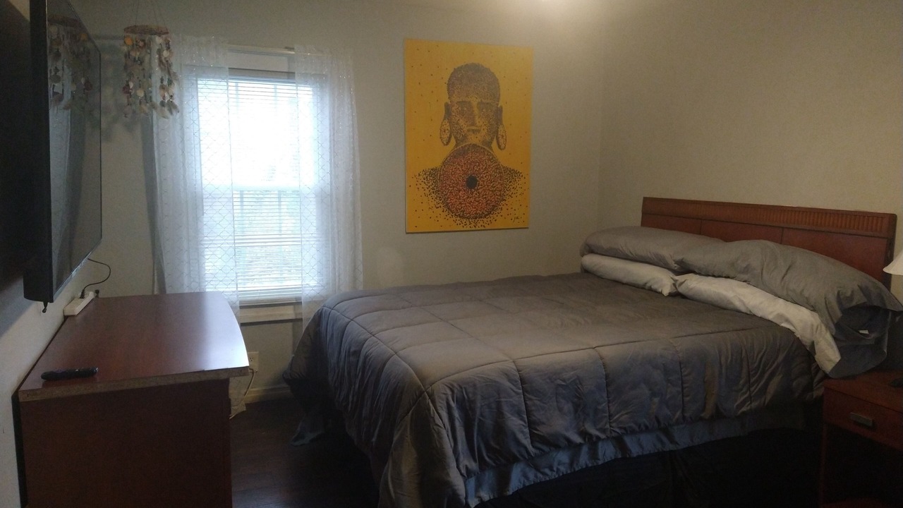 Photo of Bedroom in Jefferson Park