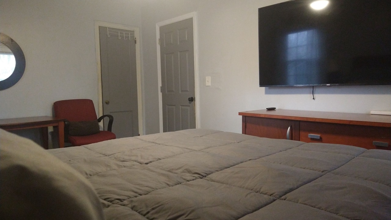 Photo of Bedroom in Jefferson Park