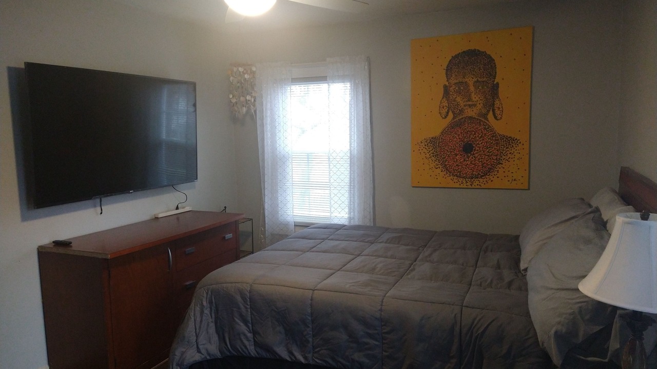 Photo of Bedroom in Jefferson Park