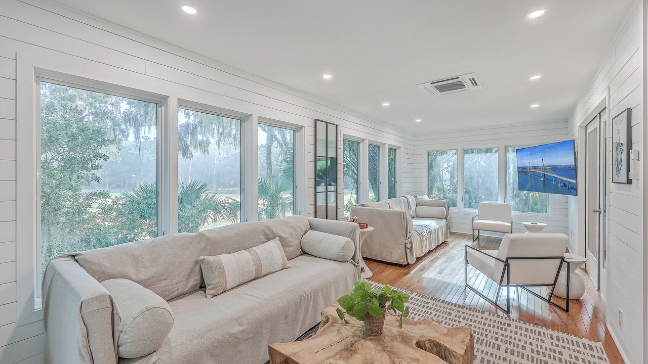 Photo of Livingroom in Seabrook Island