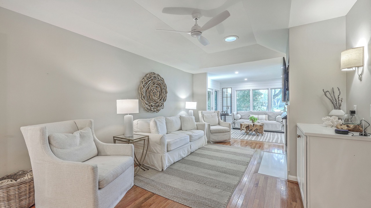 Photo of Livingroom in Seabrook Island