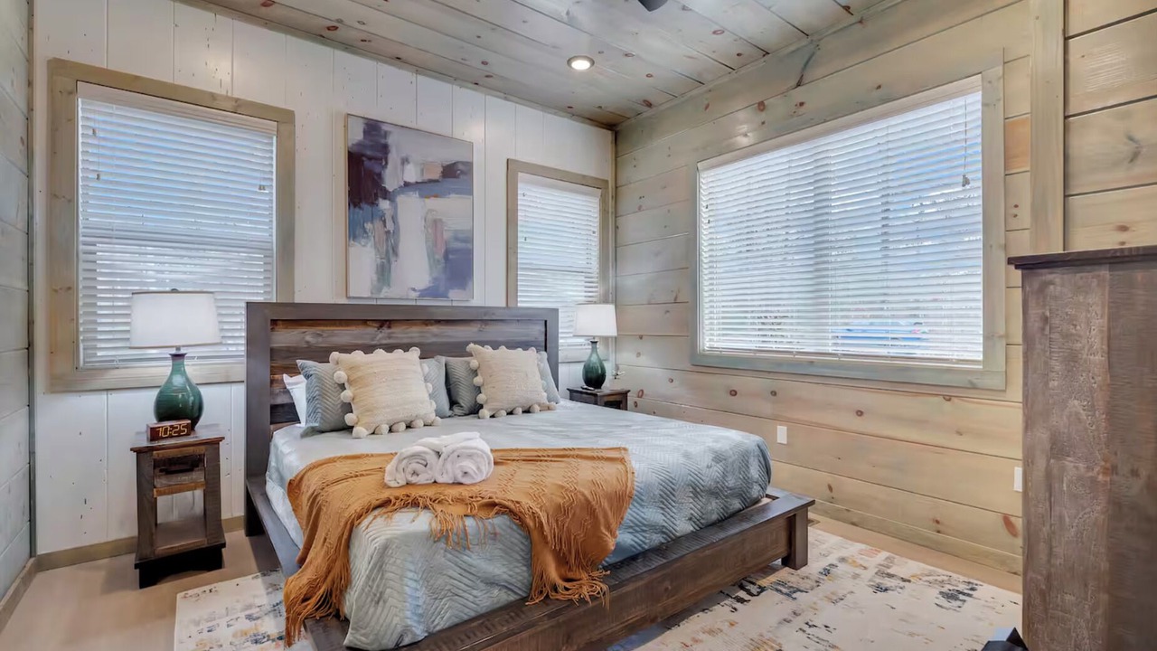 Photo of Bedroom in Sevierville