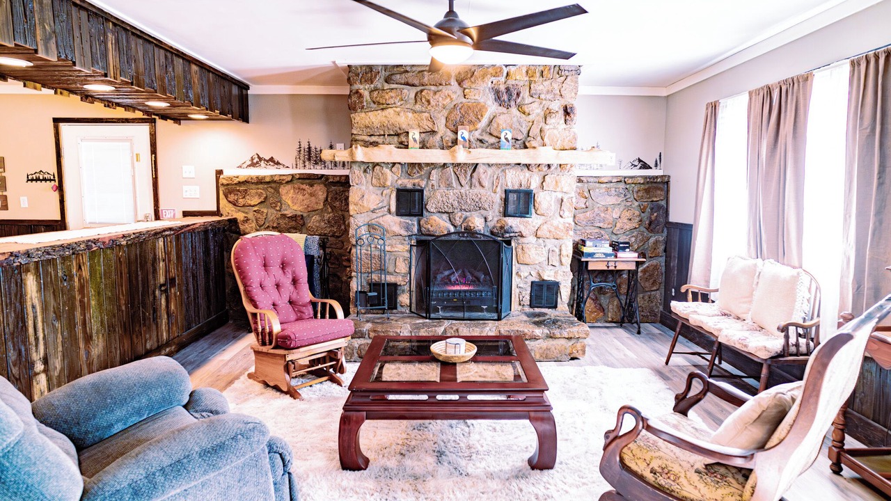 Photo of Livingroom in Dandridge