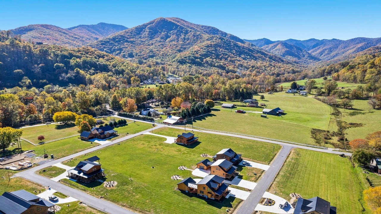 Photo of Others in Maggie Valley