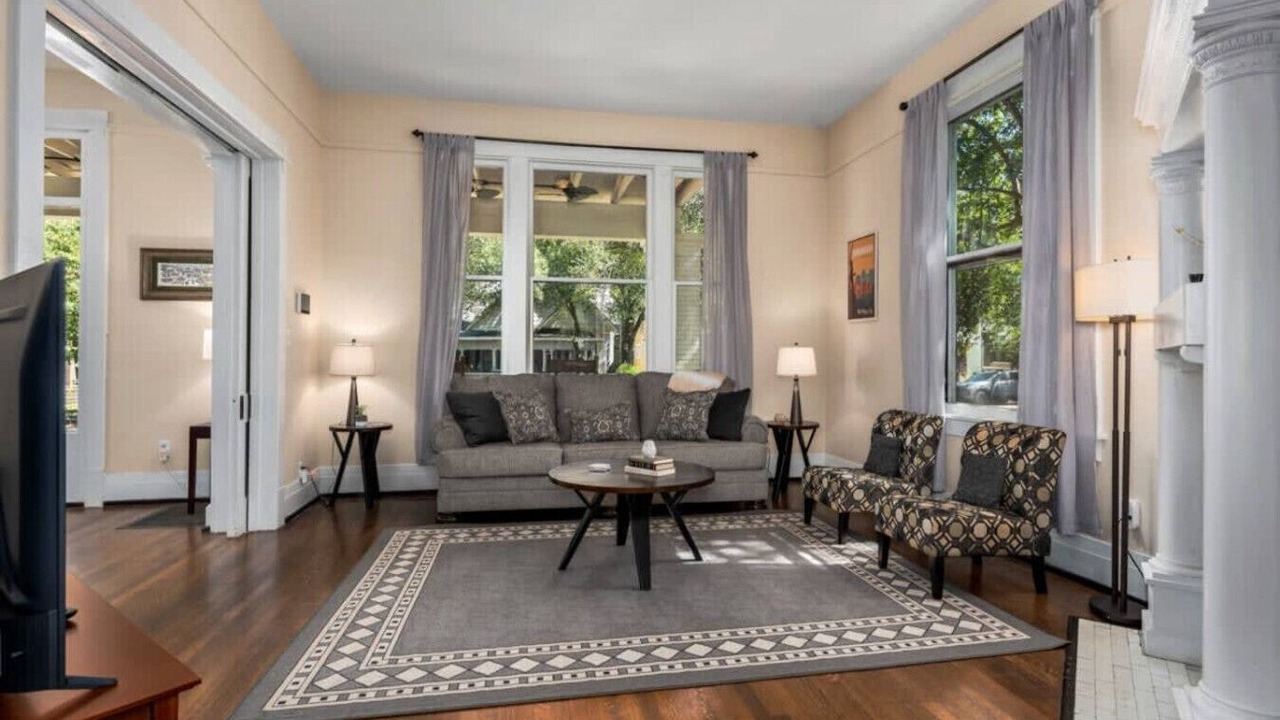 Photo of Livingroom in Five Points South