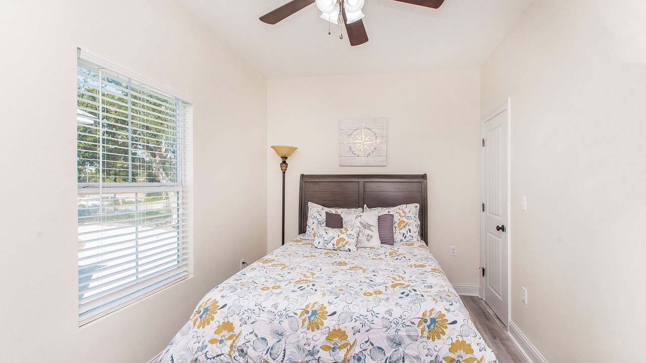 Photo of Bedroom in Long Beach