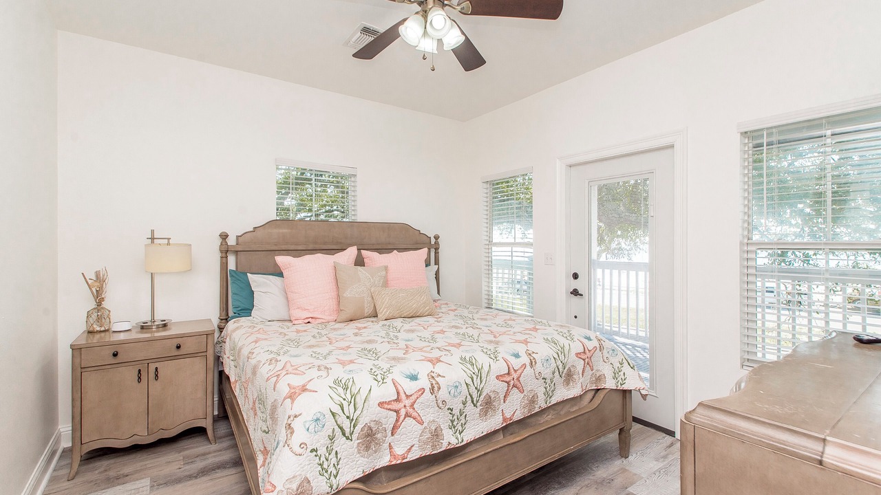 Photo of Bedroom in Long Beach