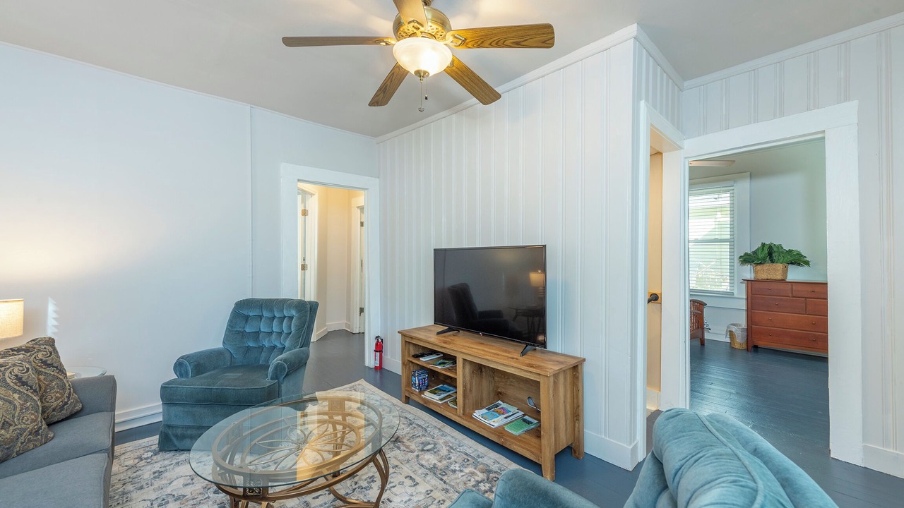 Photo of Livingroom in Mars Hill