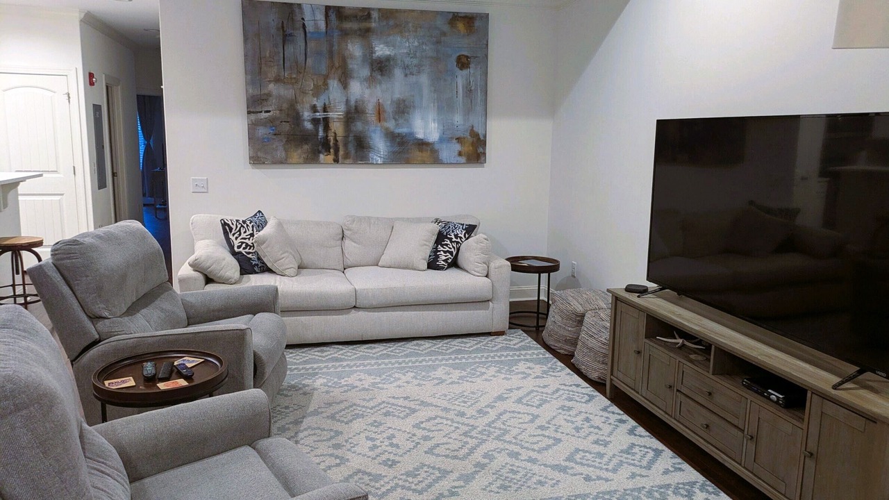 Photo of Livingroom in King City