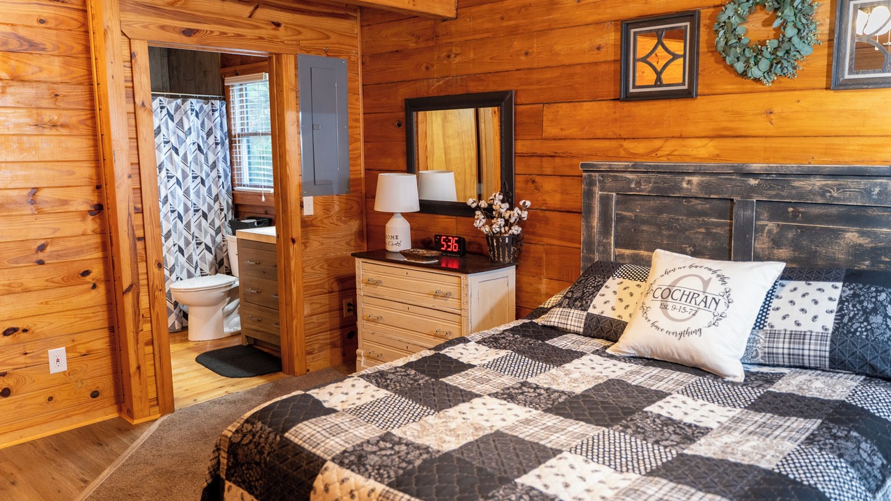 Photo of Bedroom in Warm Springs