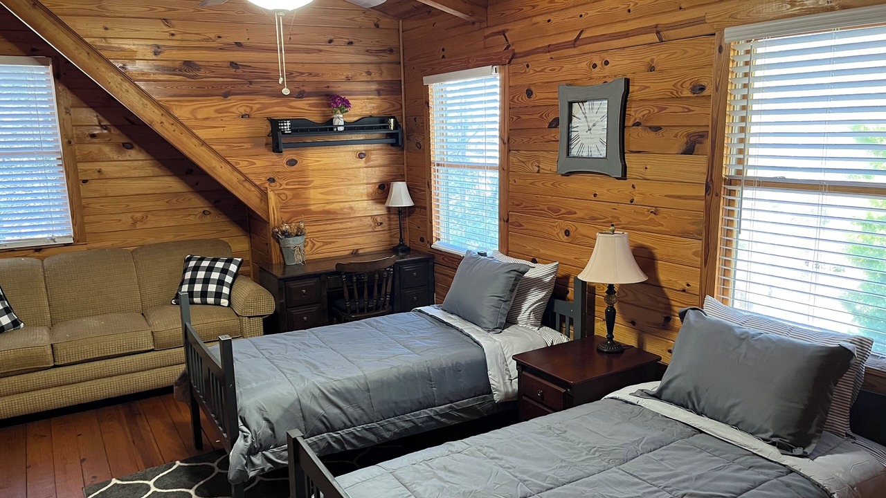 Photo of Bedroom in Warm Springs