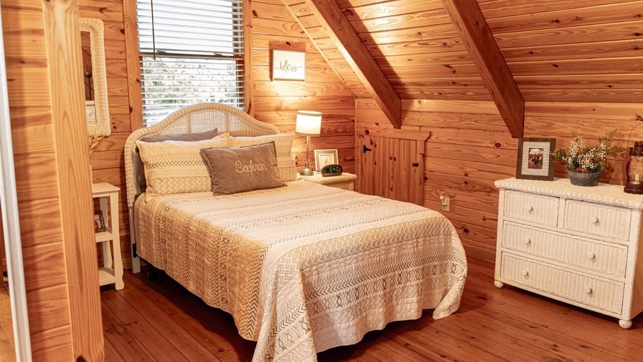 Photo of Bedroom in Warm Springs