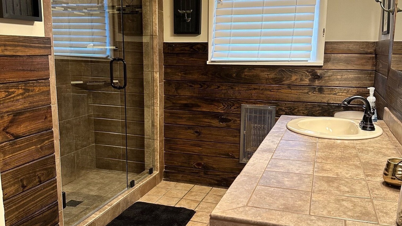 Photo of Bedroom in Guntersville