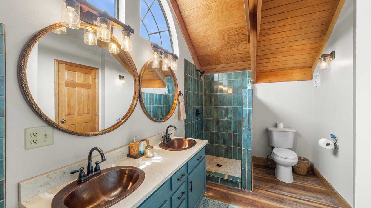 Photo of Bathroom in Sevierville
