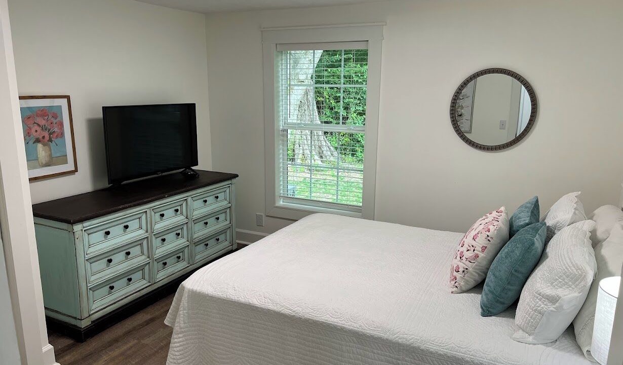 Photo of Bedroom in White Pine
