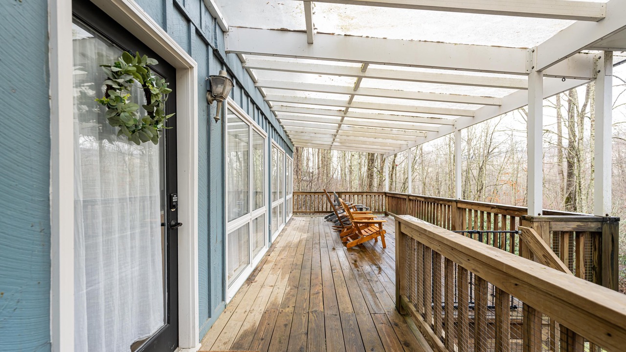 Photo of Patio Balcony in Balsam