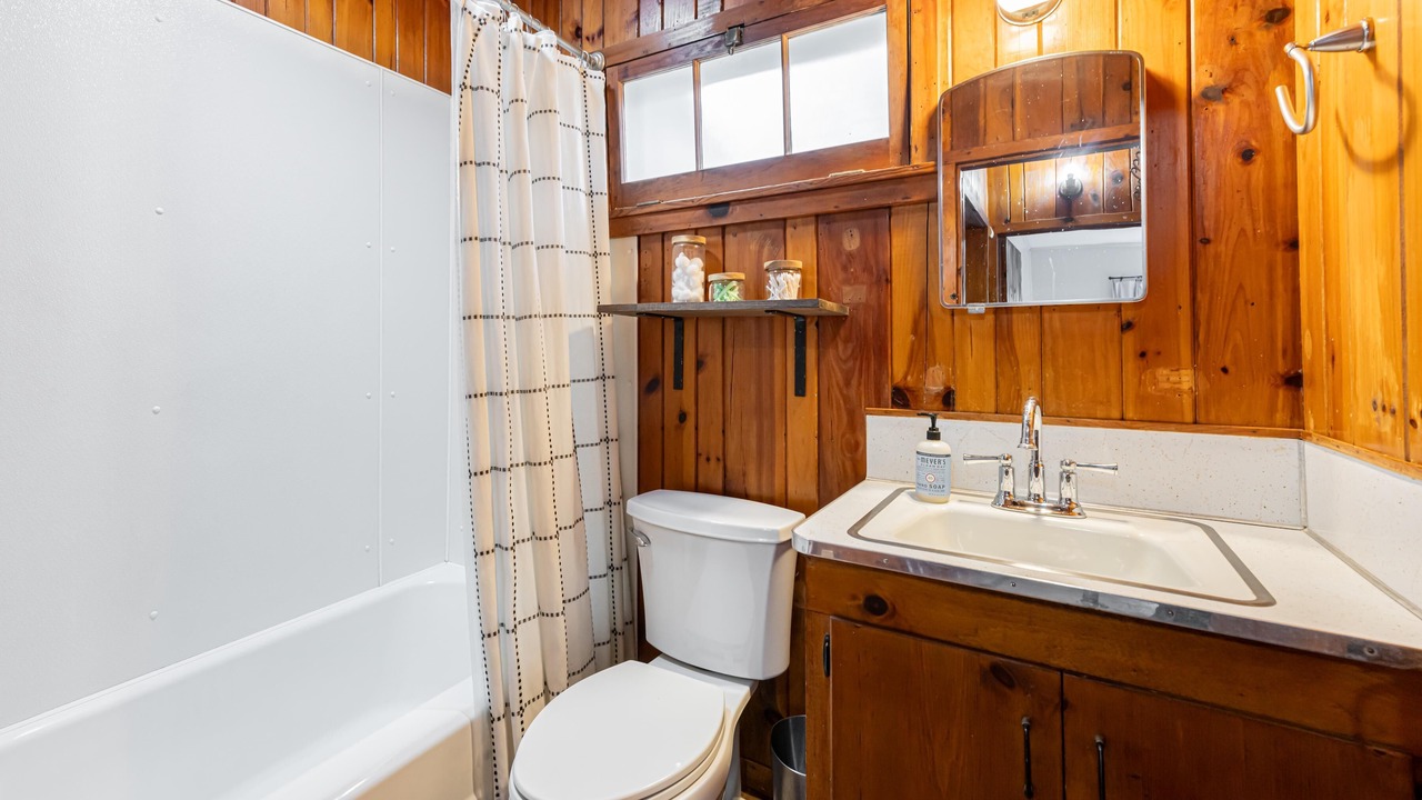 Photo of Bathroom in Balsam