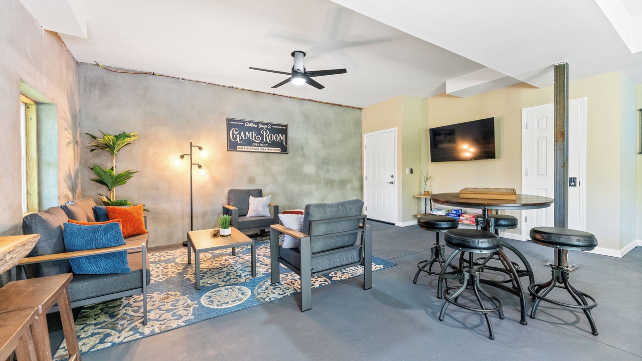 Photo of Livingroom in Heavens Holler