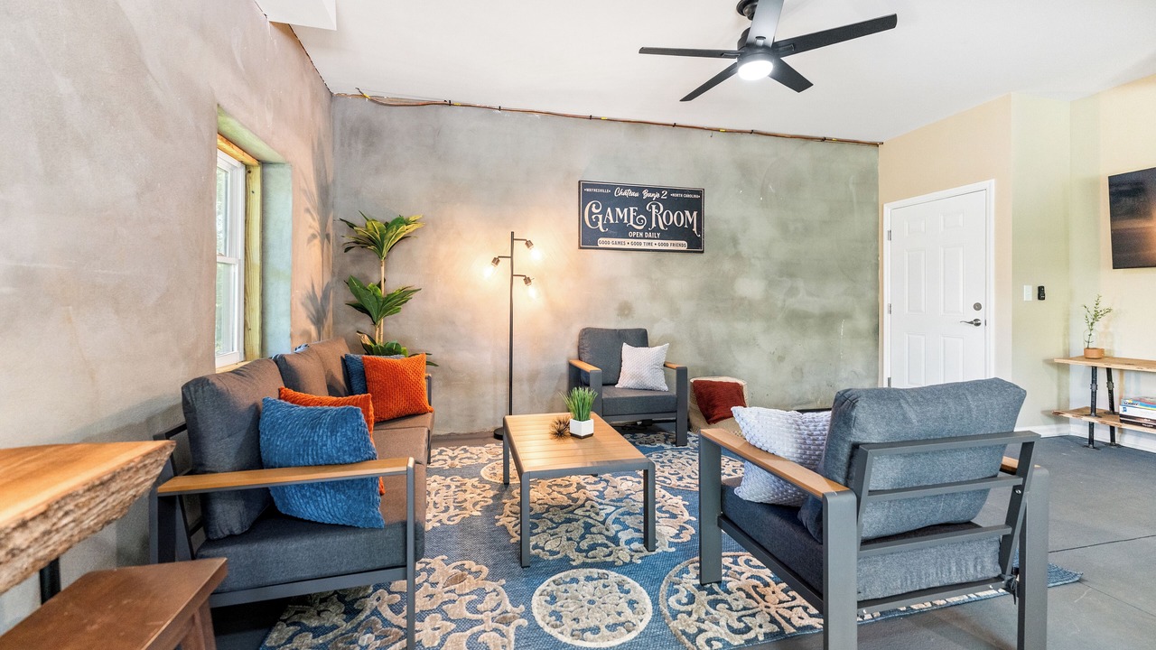 Photo of Livingroom in Heavens Holler