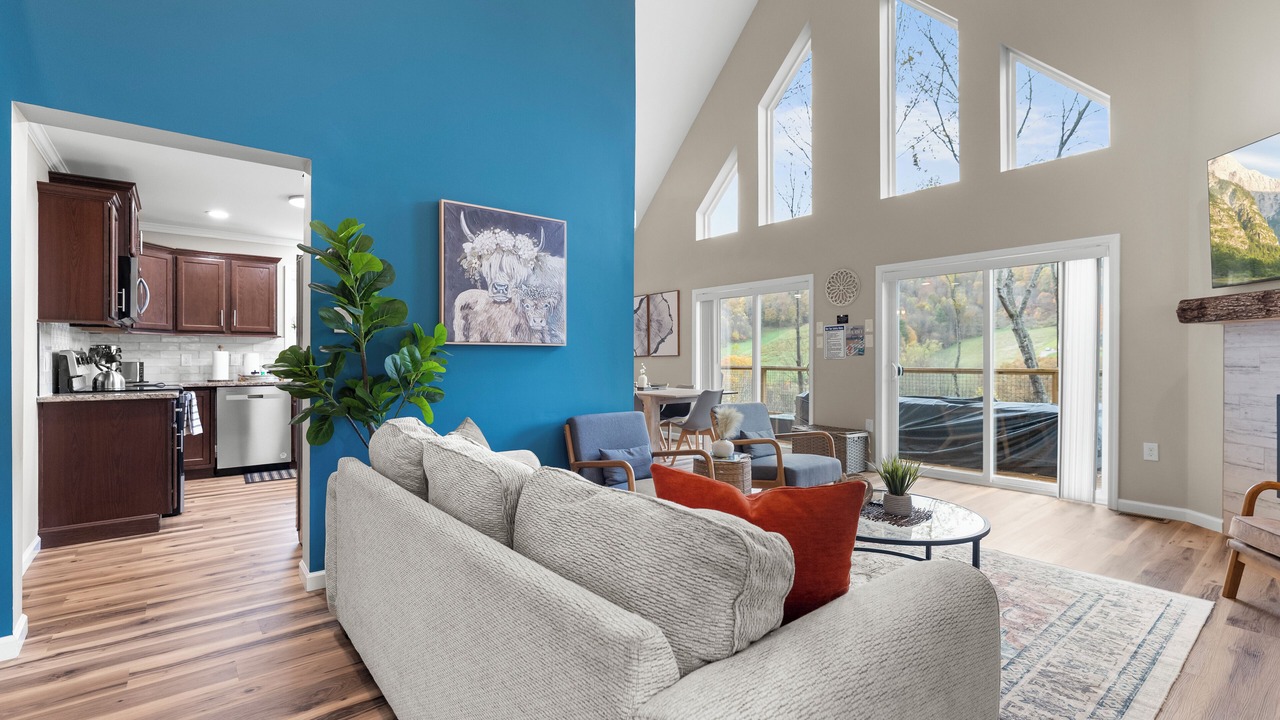 Photo of Livingroom in Heavens Holler