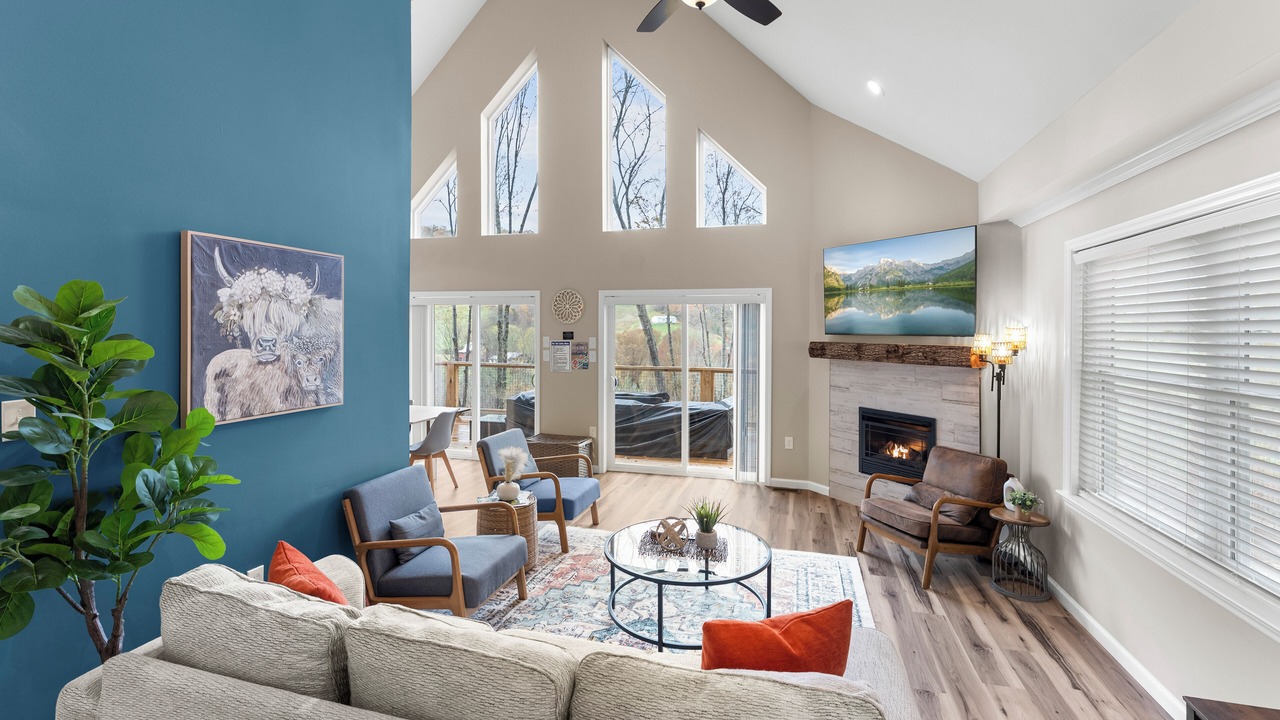 Photo of Livingroom in Heavens Holler