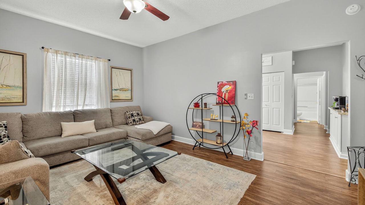 Photo of Livingroom in Tallahassee