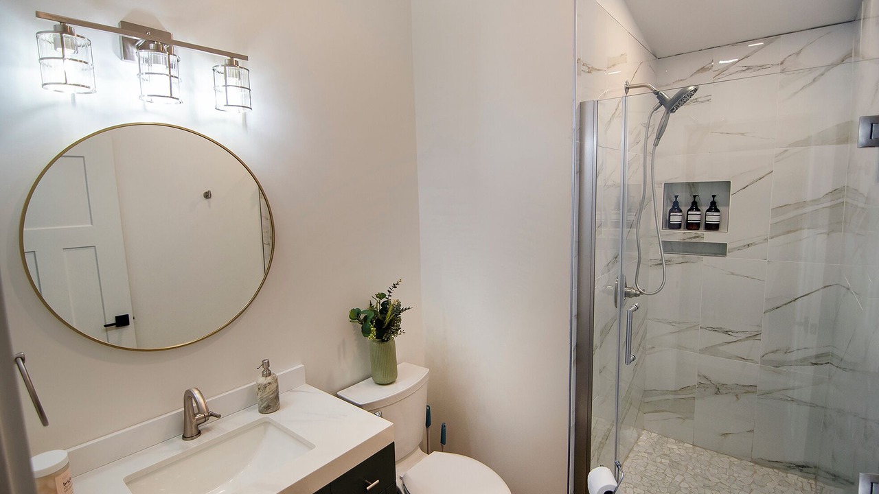 Photo of Bathroom in Alexander
