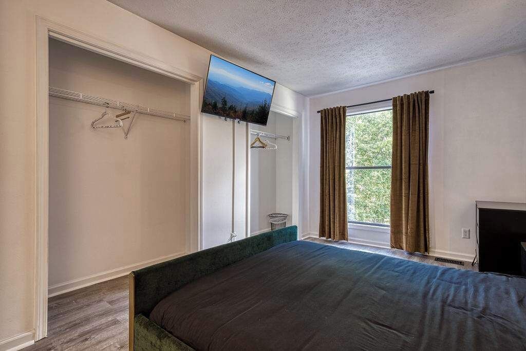 Photo of Bedroom in Kodak