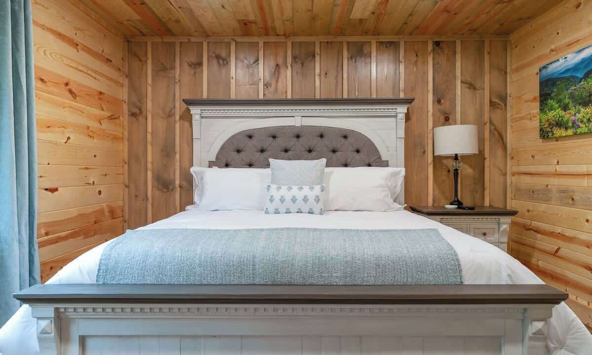 Photo of Bedroom in Gatlinburg