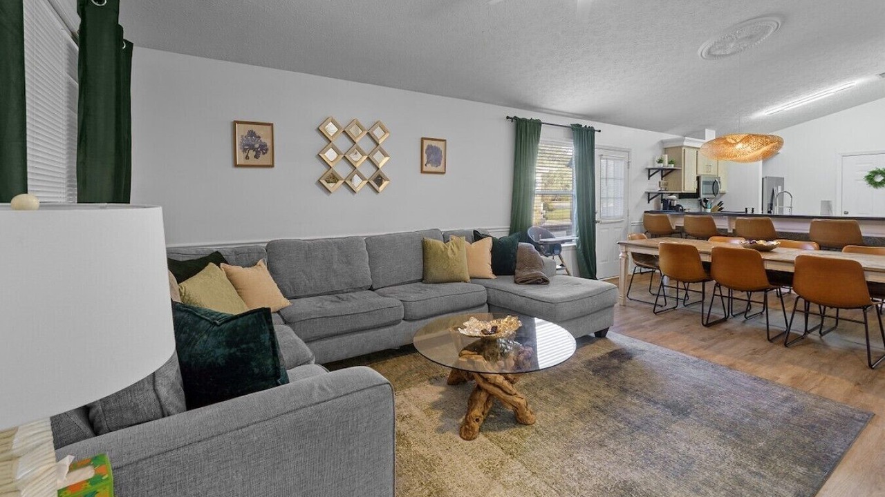Photo of Livingroom in Sunnyside