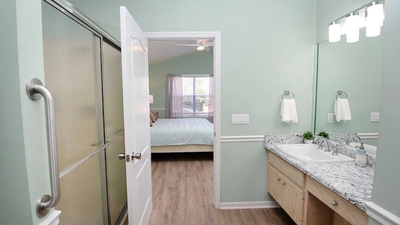 Photo of Bathroom in Sunnyside