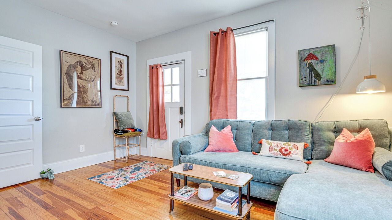Photo of Livingroom in Porterdale
