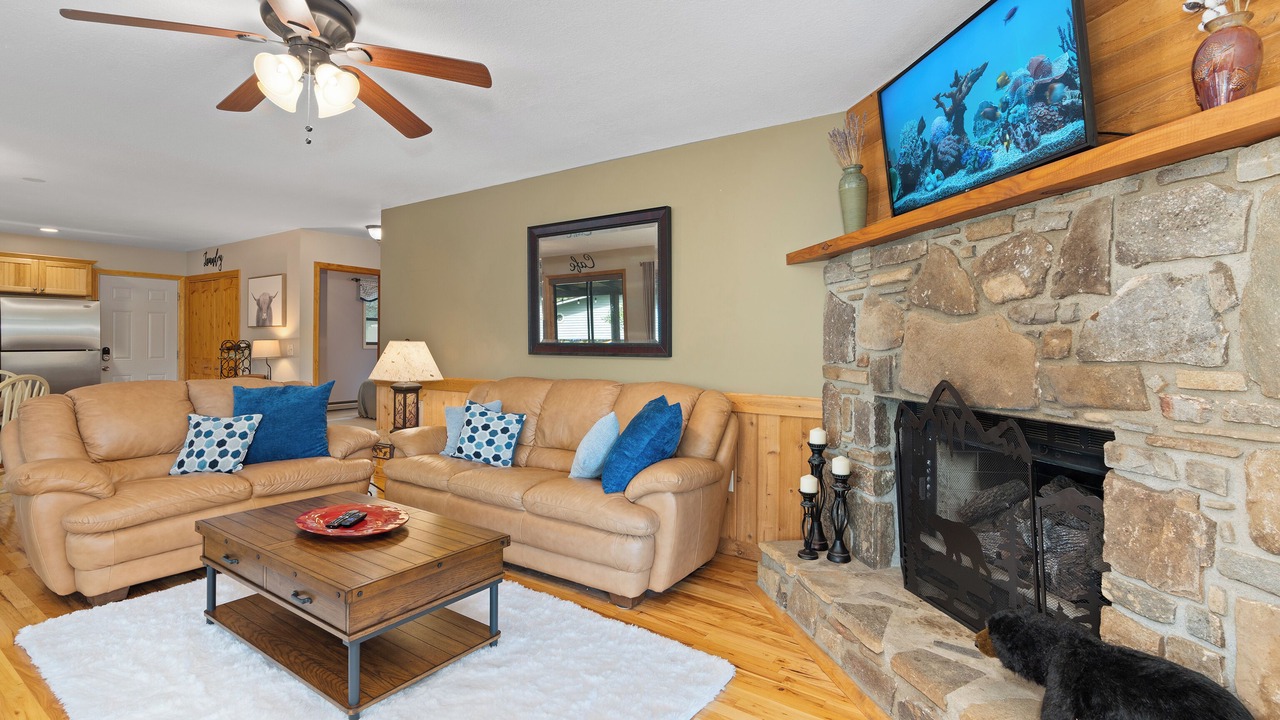 Photo of Livingroom in Maggie Valley