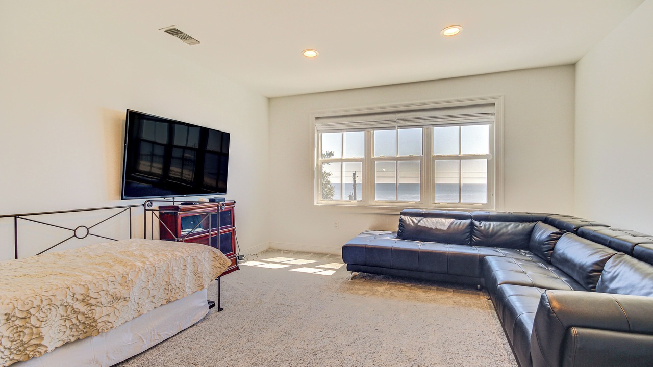 Photo of Bedroom in Waveland