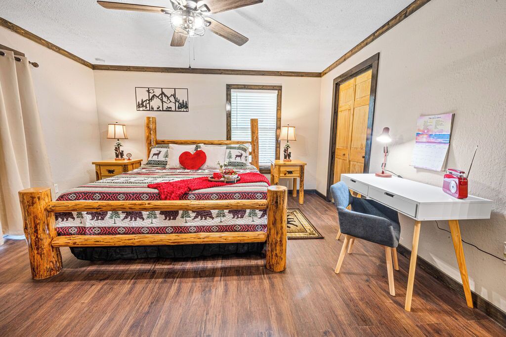 Photo of Bedroom in Rocky Grove