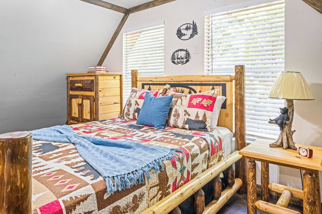 Photo of Bedroom in Rocky Grove