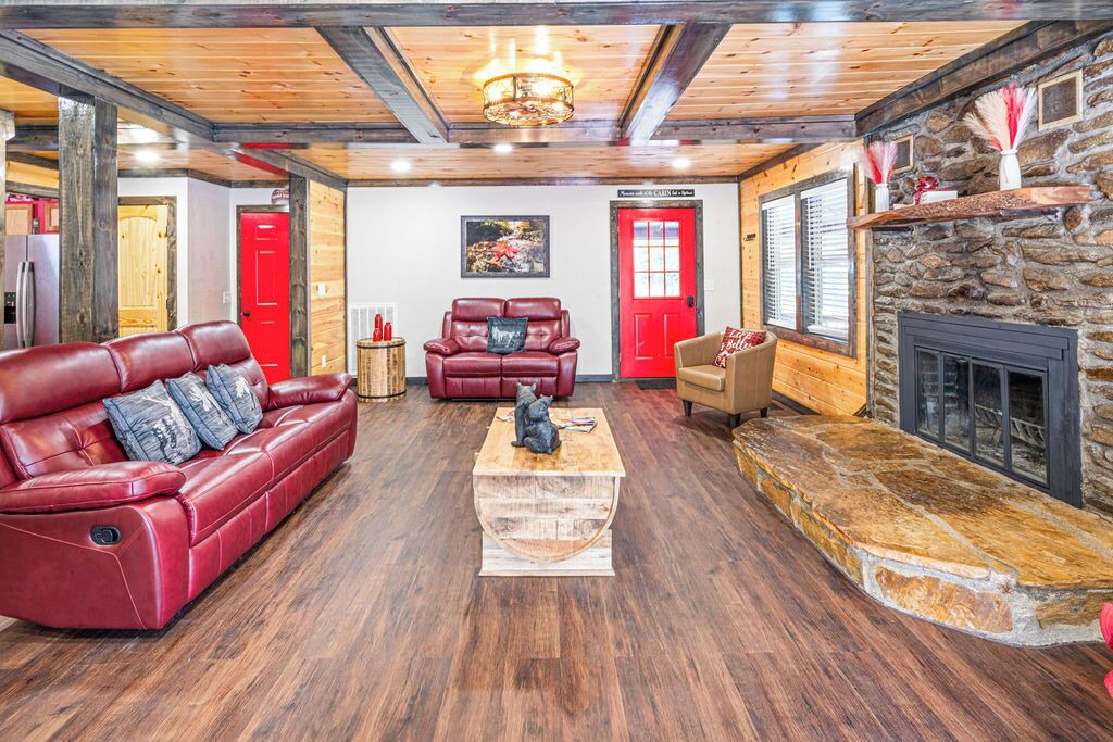 Photo of Livingroom in Rocky Grove
