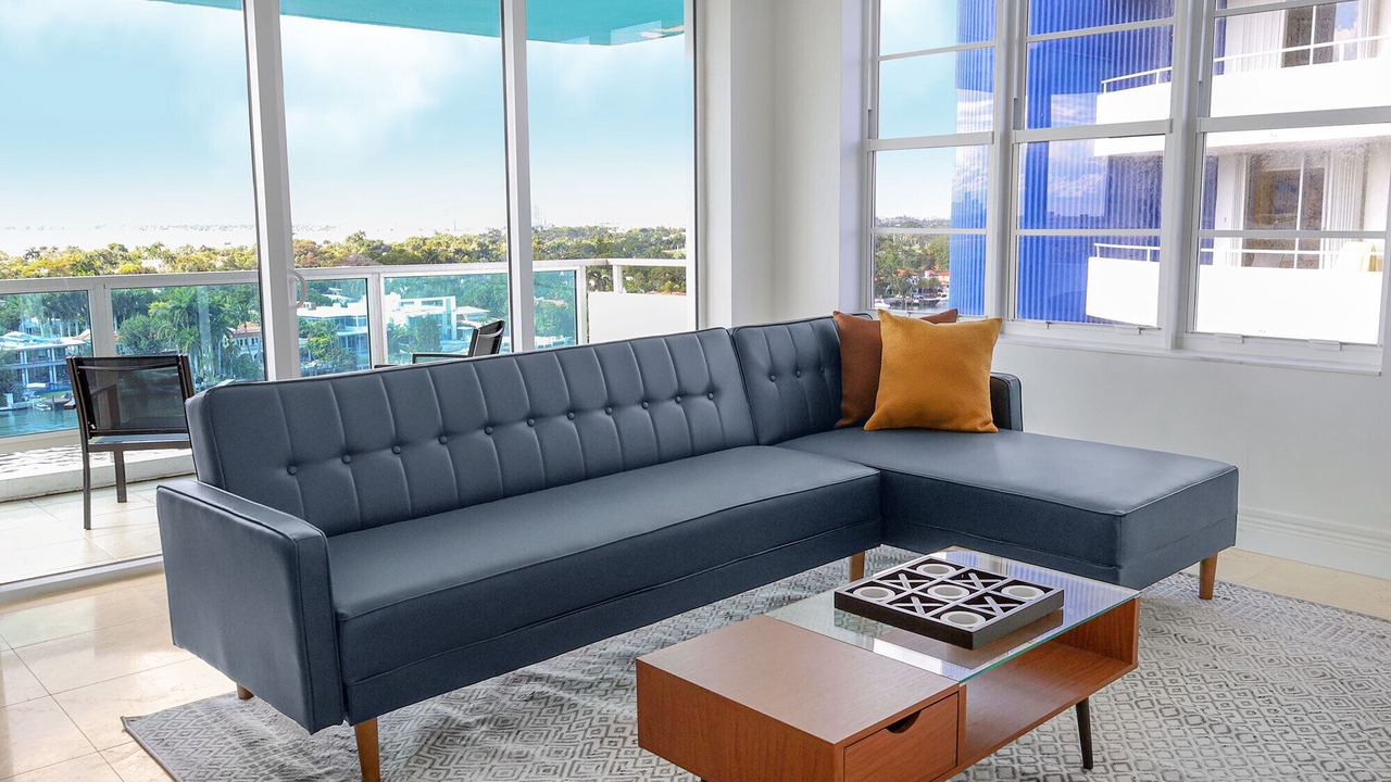 Photo of Livingroom in Mid Beach