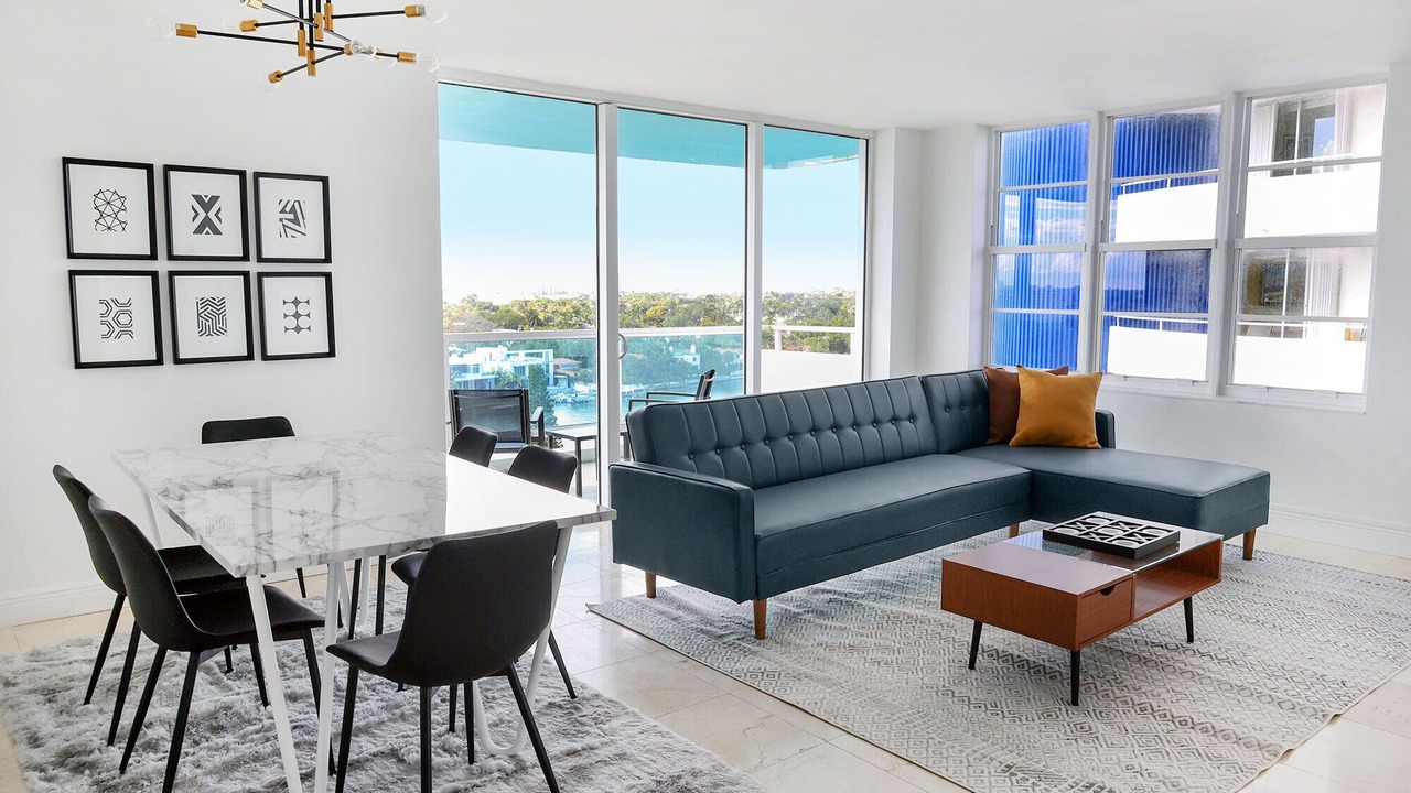Photo of Bedroom in Mid Beach
