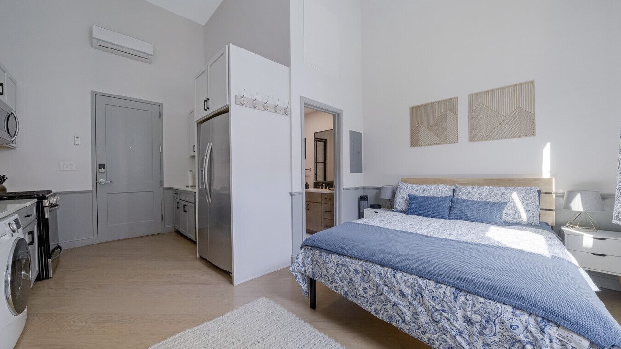 Photo of Bedroom in Central City
